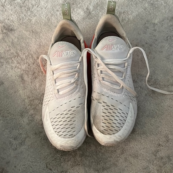 nike air max 270 - big kids 5.5 - few stains but can be removed easily - Picture 1 of 4